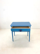 Load image into Gallery viewer, Geüpcycled Vintage Nachtkastje