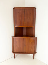 Load image into Gallery viewer, Deense Teak Hoekkast
