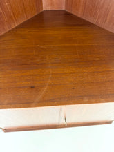 Load image into Gallery viewer, Deense Teak Hoekkast