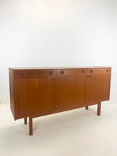 Afbeelding in Gallery-weergave laden, Zweeds Teak Dressoir, Breox