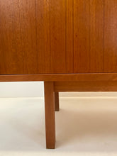 Afbeelding in Gallery-weergave laden, Zweeds Teak Dressoir, Breox