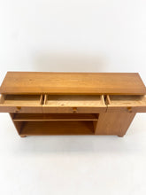 Afbeelding in Gallery-weergave laden, Zweeds Vintage Dressoir, Svensk Möbelindustri