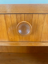 Afbeelding in Gallery-weergave laden, Zweeds Vintage Dressoir, Svensk Möbelindustri