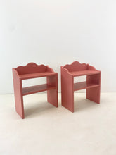 Afbeelding in Gallery-weergave laden, Geüpcycled Vintage Nachtkastjes (set van 2)