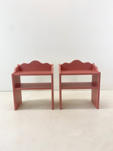 Afbeelding in Gallery-weergave laden, Geüpcycled Vintage Nachtkastjes (set van 2)