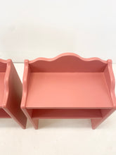 Afbeelding in Gallery-weergave laden, Geüpcycled Vintage Nachtkastjes (set van 2)