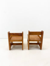 Afbeelding in Gallery-weergave laden, Vintage Kinderstoelen (set van 2)