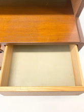 Afbeelding in Gallery-weergave laden, Zweedse Teak Wandkast / Boekenkast