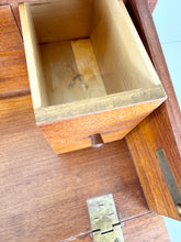 Load image into Gallery viewer, Kaptafel ontworpen door Børge Mogensen voor Søborg Møbelfabrik (1950s)