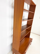 Load image into Gallery viewer, Teak Boekenkast uit Zweden