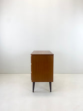 Afbeelding in Gallery-weergave laden, Kleine Teak Ladekast