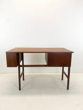Afbeelding in Gallery-weergave laden, Vintage Teak Bureau