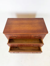 Load image into Gallery viewer, Teak Ladekastje uit Zweden
