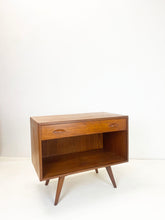 Afbeelding in Gallery-weergave laden, Teak Kastje