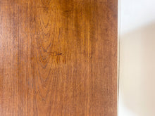 Afbeelding in Gallery-weergave laden, Teak Kastje