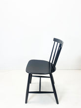 Load image into Gallery viewer, FDB Møbler Spijlenstoelen, 1960s