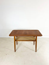 Load image into Gallery viewer, Mid-Century Modern Table