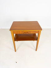 Afbeelding in Gallery-weergave laden, Vintage Teak Nachtkastje