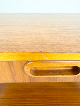 Afbeelding in Gallery-weergave laden, Vintage Teak Nachtkastje