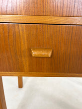 Load image into Gallery viewer, Vintage Nachtkastje