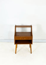 Afbeelding in Gallery-weergave laden, Mid-Century Night-Stand