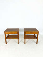 Afbeelding in Gallery-weergave laden, Vintage Nachtkastjes (set van 2)