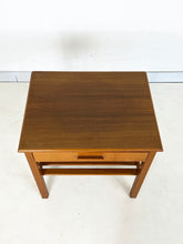 Afbeelding in Gallery-weergave laden, Vintage Nachtkastjes (set van 2)