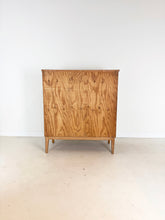 Afbeelding in Gallery-weergave laden, Vintage Linnenkast