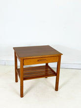 Afbeelding in Gallery-weergave laden, Vintage Nachtkastjes (set van 2)