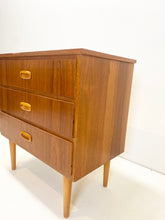 Load image into Gallery viewer, Kleine Teak Ladekast