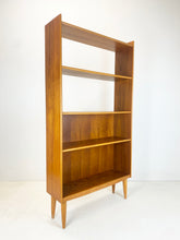 Afbeelding in Gallery-weergave laden, Teak Boekenkast uit Scandinavië