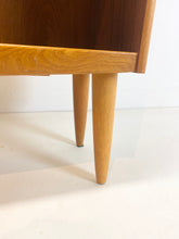 Afbeelding in Gallery-weergave laden, Teak Boekenkast uit Scandinavië