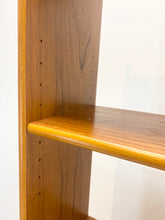 Afbeelding in Gallery-weergave laden, Teak Boekenkast uit Scandinavië