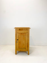 Afbeelding in Gallery-weergave laden, Zweeds Pottenkastje / Nachtkast