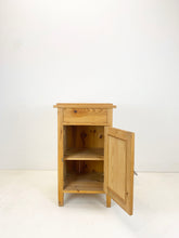 Afbeelding in Gallery-weergave laden, Zweeds Pottenkastje / Nachtkast