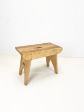 Afbeelding in Gallery-weergave laden, Grote Vintage Kruk uit Zweden