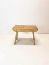 Afbeelding in Gallery-weergave laden, Grote Vintage Kruk uit Zweden