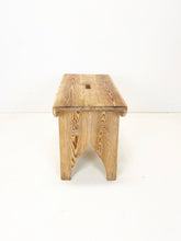 Afbeelding in Gallery-weergave laden, Grote Vintage Kruk uit Zweden