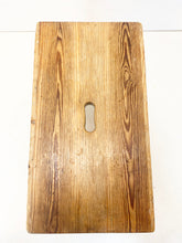 Afbeelding in Gallery-weergave laden, Grote Vintage Kruk uit Zweden