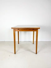 Afbeelding in Gallery-weergave laden, Edsbyverken Keukentafel, uitschuifbaar