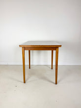 Afbeelding in Gallery-weergave laden, Edsbyverken Keukentafel, uitschuifbaar