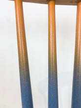 Afbeelding in Gallery-weergave laden, Spijlenstoel, opnieuw geschilderd