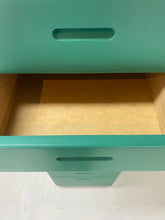 Afbeelding in Gallery-weergave laden, Hoge Ladekast uit Zweden