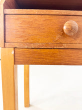 Afbeelding in Gallery-weergave laden, Teak Halkastje / Bank