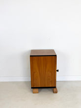 Afbeelding in Gallery-weergave laden, Art Deco Nachtkastjes (set van 2)