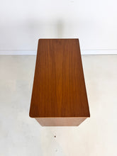 Afbeelding in Gallery-weergave laden, Vintage Teak Ladekast