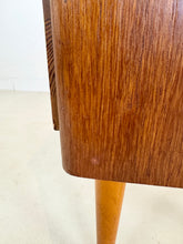 Afbeelding in Gallery-weergave laden, Vintage Teak Ladekast