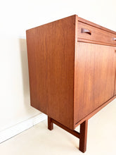 Afbeelding in Gallery-weergave laden, Ulferts Vintage Sideboard / Dressoir