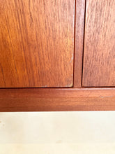 Afbeelding in Gallery-weergave laden, Ulferts Vintage Sideboard / Dressoir