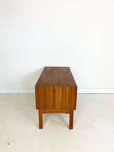 Afbeelding in Gallery-weergave laden, Lage Teak Kast